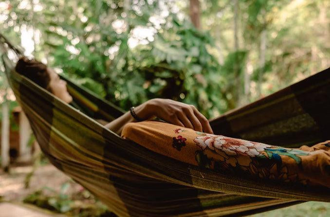 How To Stop Back Pain When Using a Hammock – Simply Hammocks